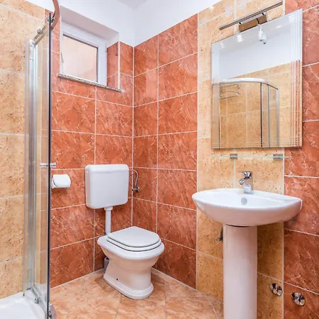 2 Bedroom Stunning In Pola