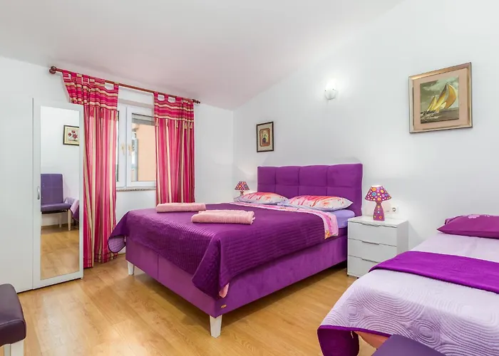 2 Bedroom Stunning In Apartament Pula