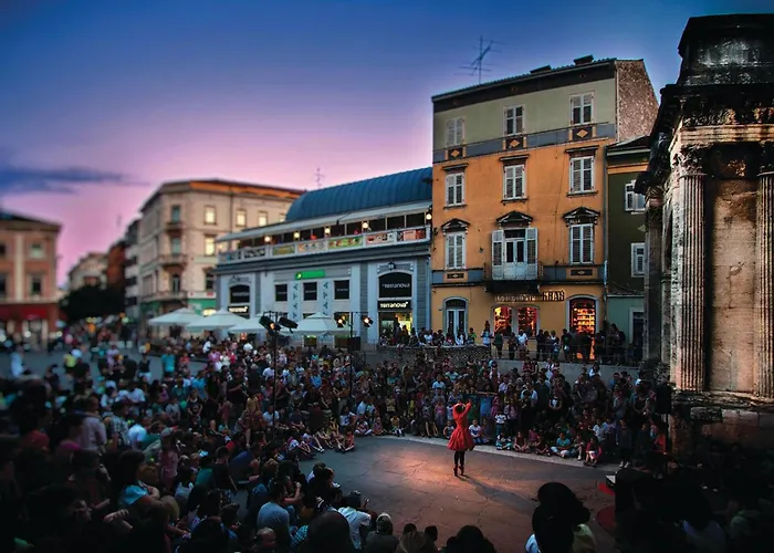 2 Bedroom Stunning In Apartment Pula