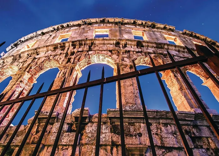 Apartment 2 Bedroom Stunning In *