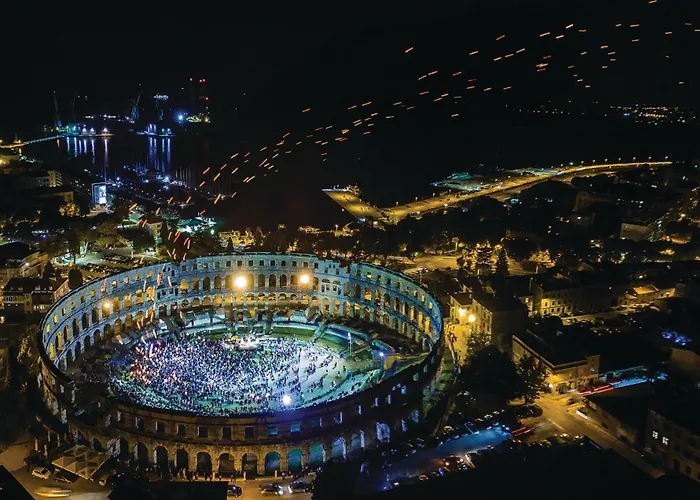 2 Bedroom Stunning In Apartment Pula