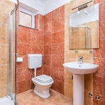 2 Bedroom Nice Apartment In Pula Pula